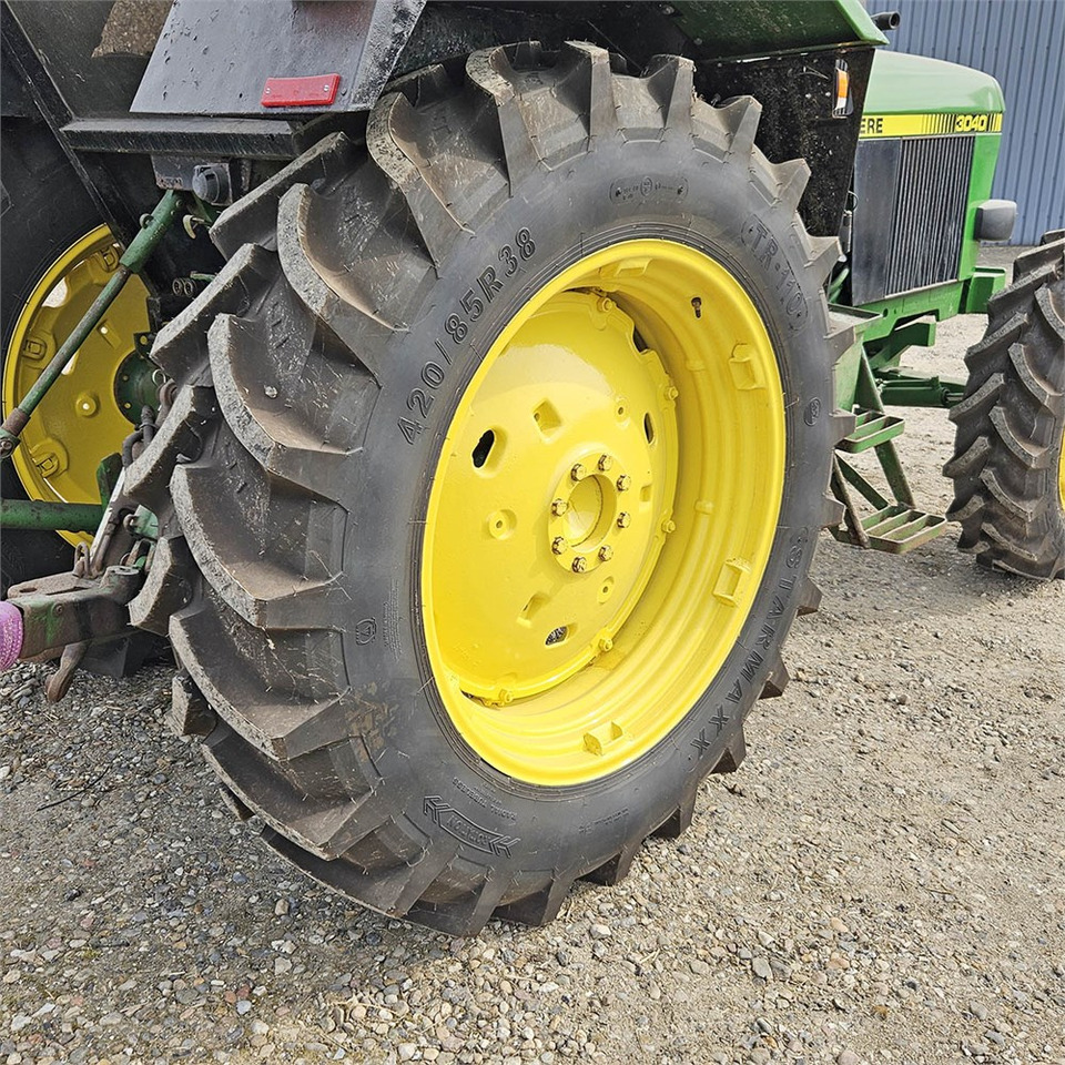 Traktors John Deere 3040: foto 35