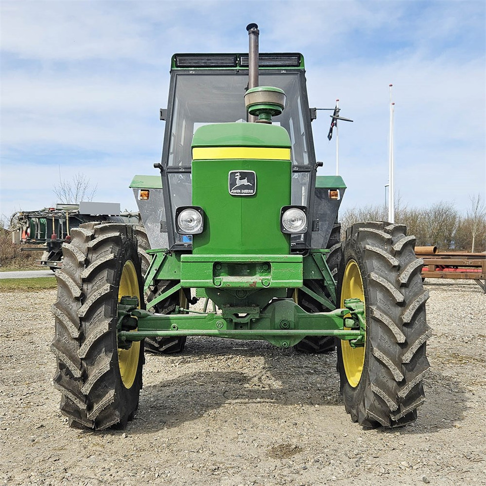 Traktors John Deere 3040: foto 10