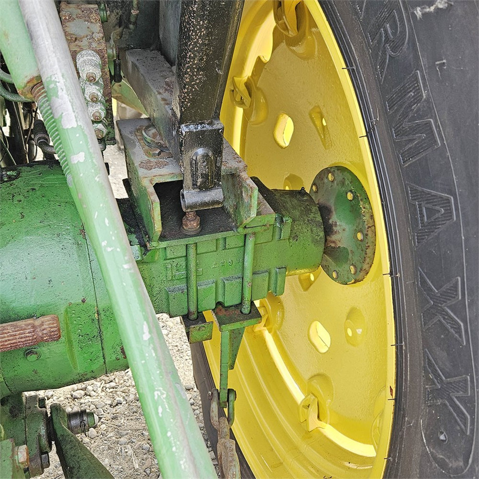 Traktors John Deere 3040: foto 29