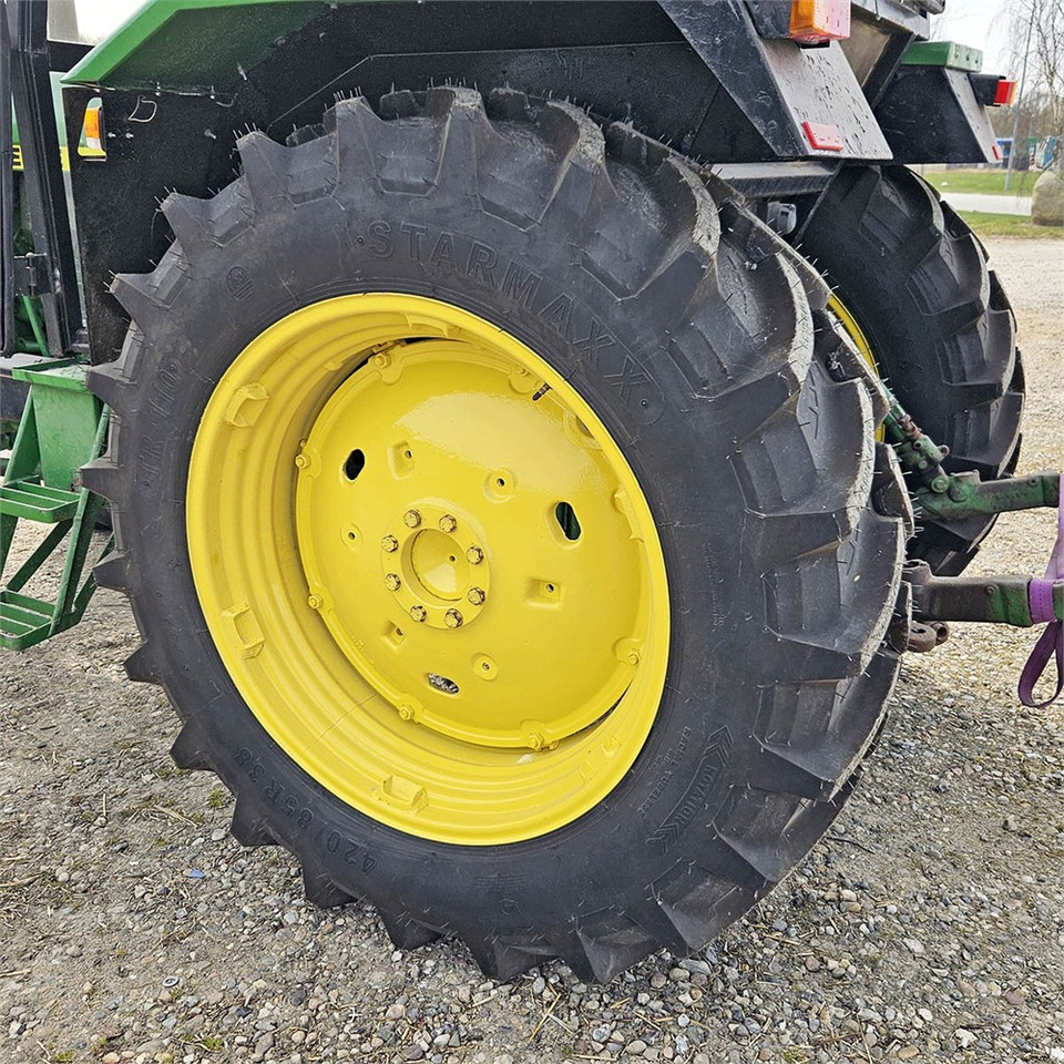 Traktors John Deere 3040: foto 34