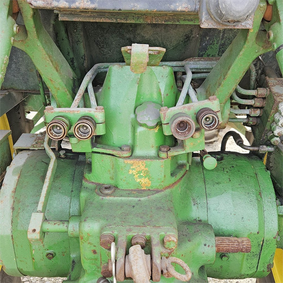 Traktors John Deere 3040: foto 26