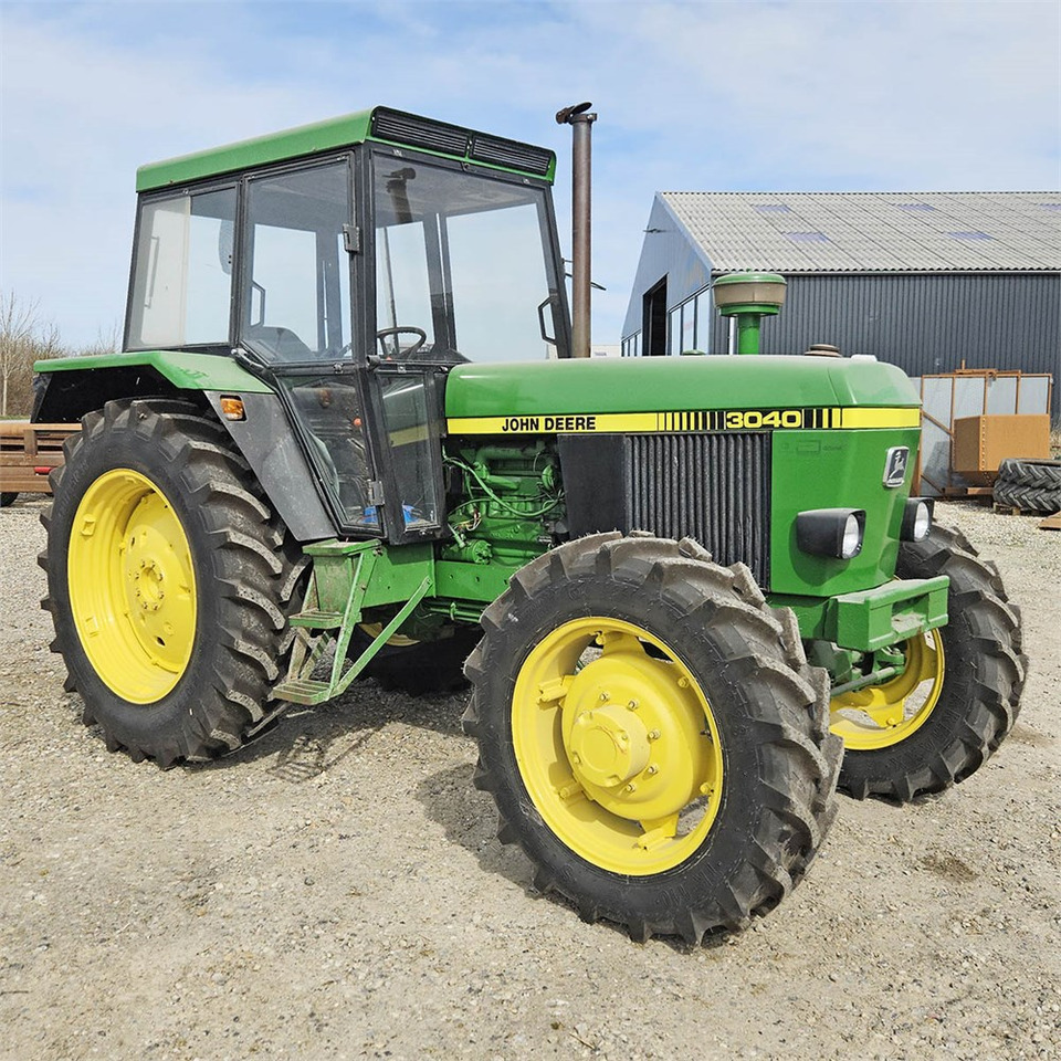 Traktors John Deere 3040: foto 9