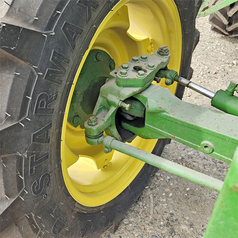 Traktors John Deere 3040: foto 30