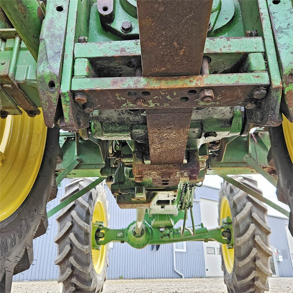 Traktors John Deere 3040: foto 32