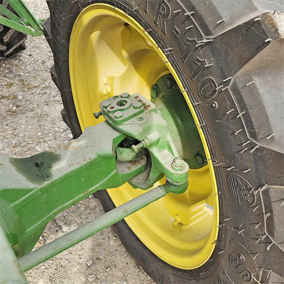 Traktors John Deere 3040: foto 31