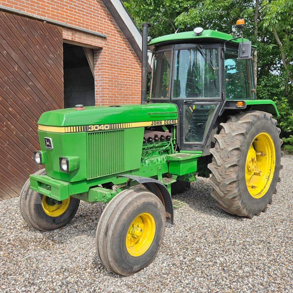 John Deere 3040 - Traktors: foto 1 John Deere 3040 - Traktors: foto 1