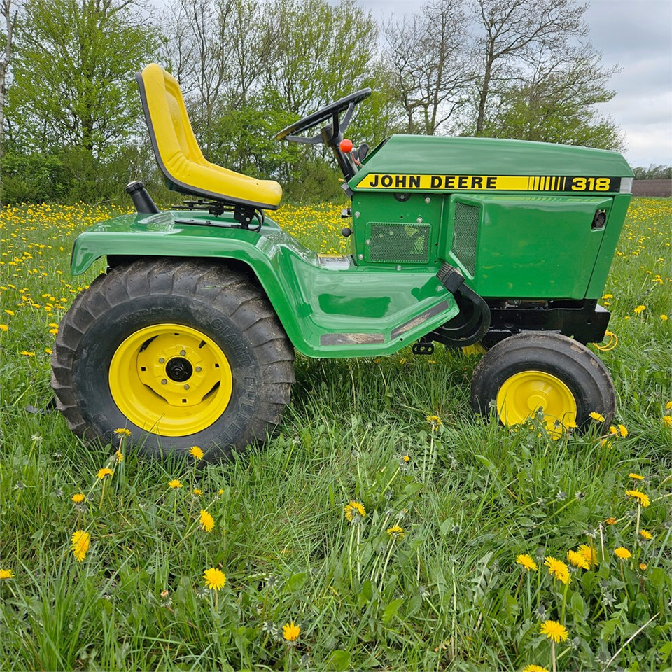 John Deere 318 - Komunālais traktors: foto 5 John Deere 318 - Komunālais traktors: foto 5