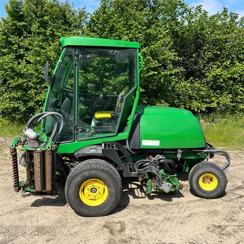 John Deere 8700 PC FM - Zāles pļāvējs: foto 2 John Deere 8700 PC FM - Zāles pļāvējs: foto 2