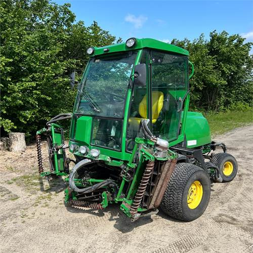 John Deere 8700 PC FM - Zāles pļāvējs: foto 1 John Deere 8700 PC FM - Zāles pļāvējs: foto 1