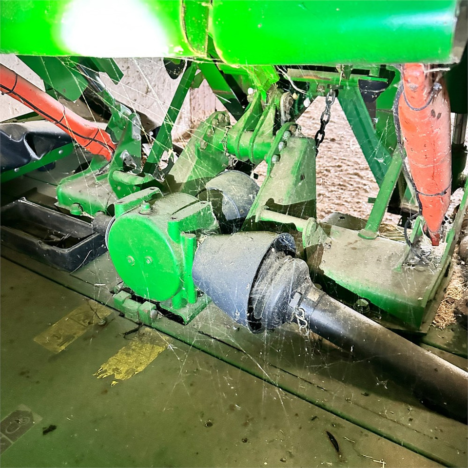 Siena sagatavošanas tehnika John Deere CC0131: foto 12