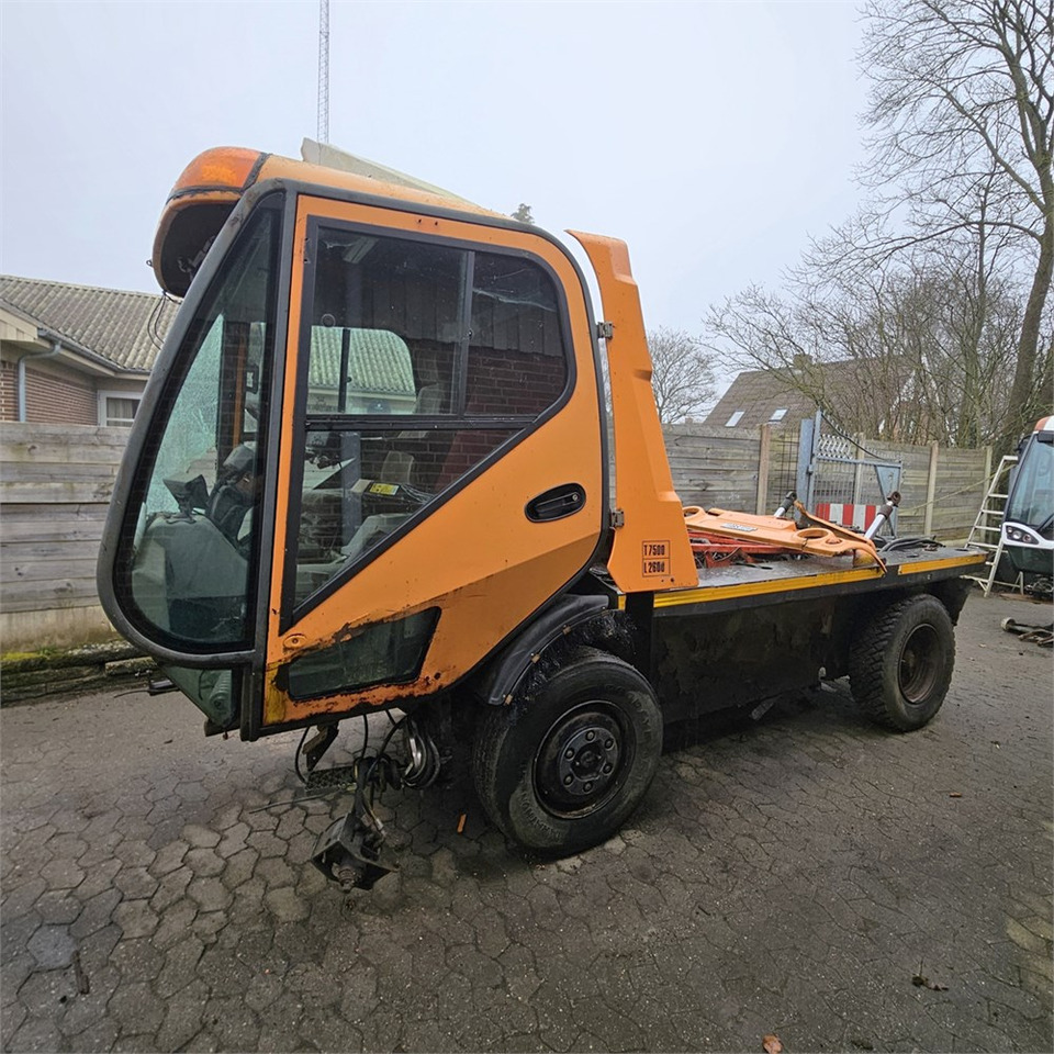 Johnston Sweepers 5000 - Ielu tīrīšanas mašīna: foto 1 Johnston Sweepers 5000 - Ielu tīrīšanas mašīna: foto 1