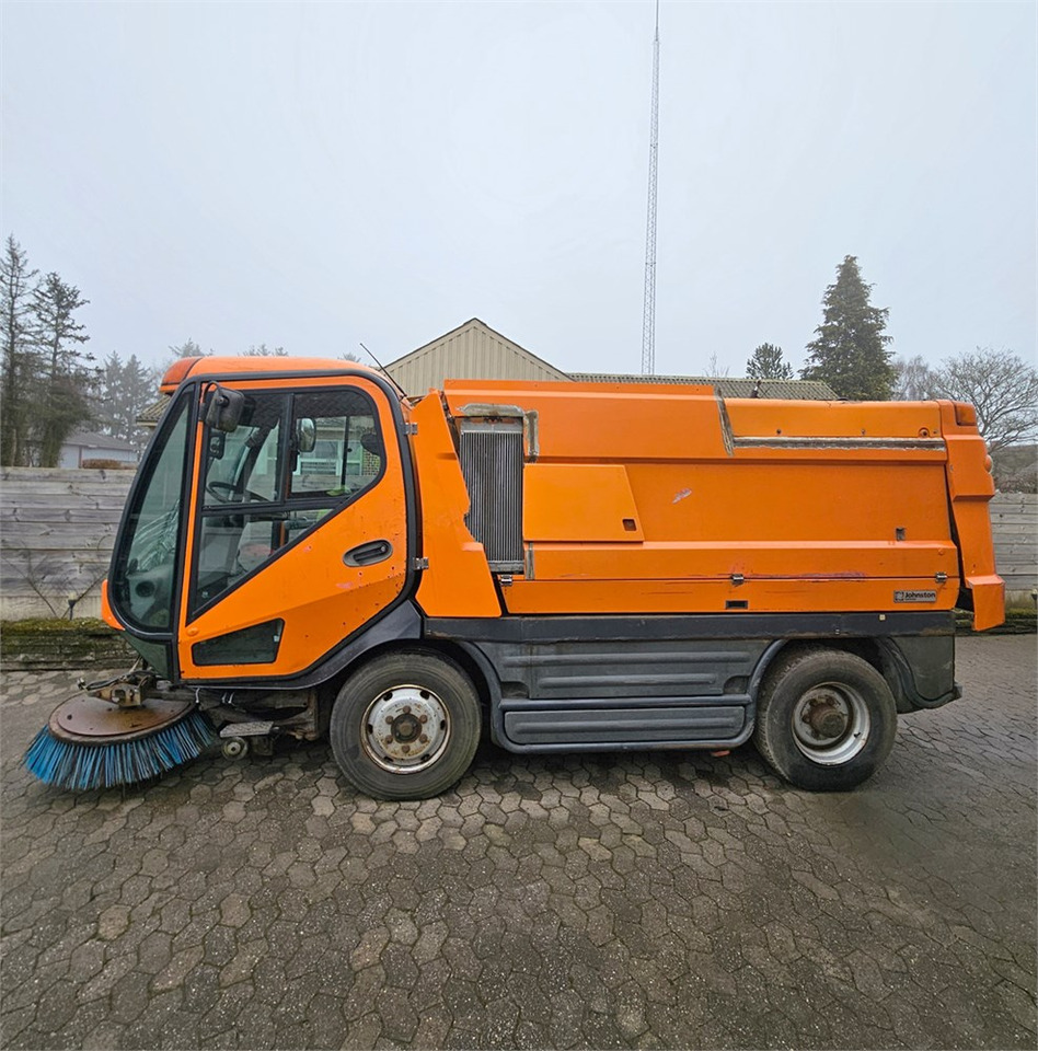 Johnston Sweepers CX400 - Ielu tīrīšanas mašīna: foto 2 Johnston Sweepers CX400 - Ielu tīrīšanas mašīna: foto 2