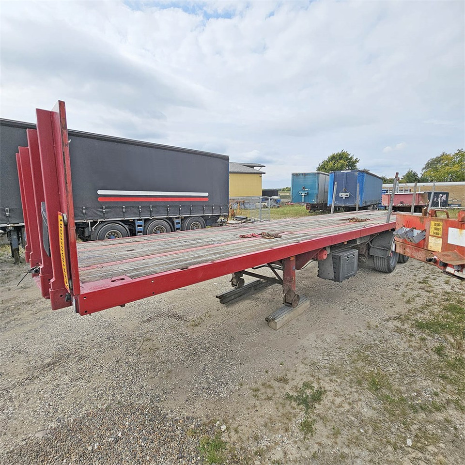 Kel-Berg Sættevogn - Bortu puspiekabe/ Platforma: foto 4 Kel-Berg Sættevogn - Bortu puspiekabe/ Platforma: foto 4