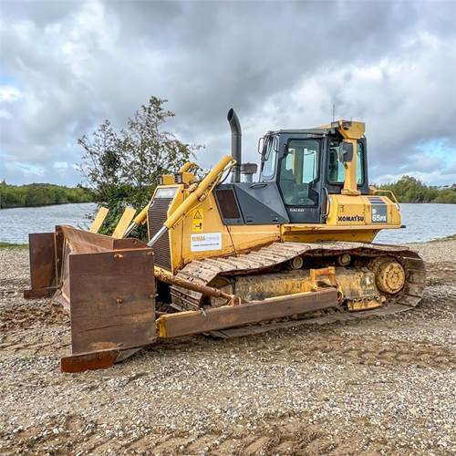 Komatsu D65 PX-15 EO - Buldozers: foto 5 Komatsu D65 PX-15 EO - Buldozers: foto 5