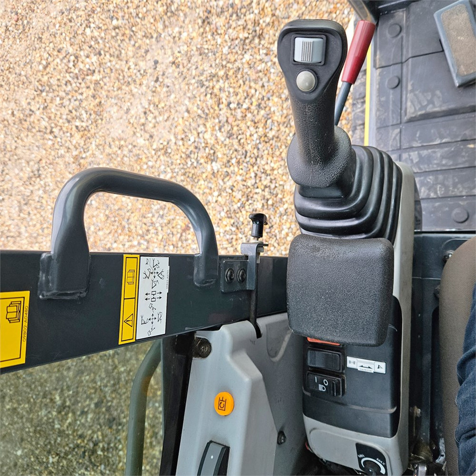 Mini-ekskavators Komatsu PC20R-5: foto 10