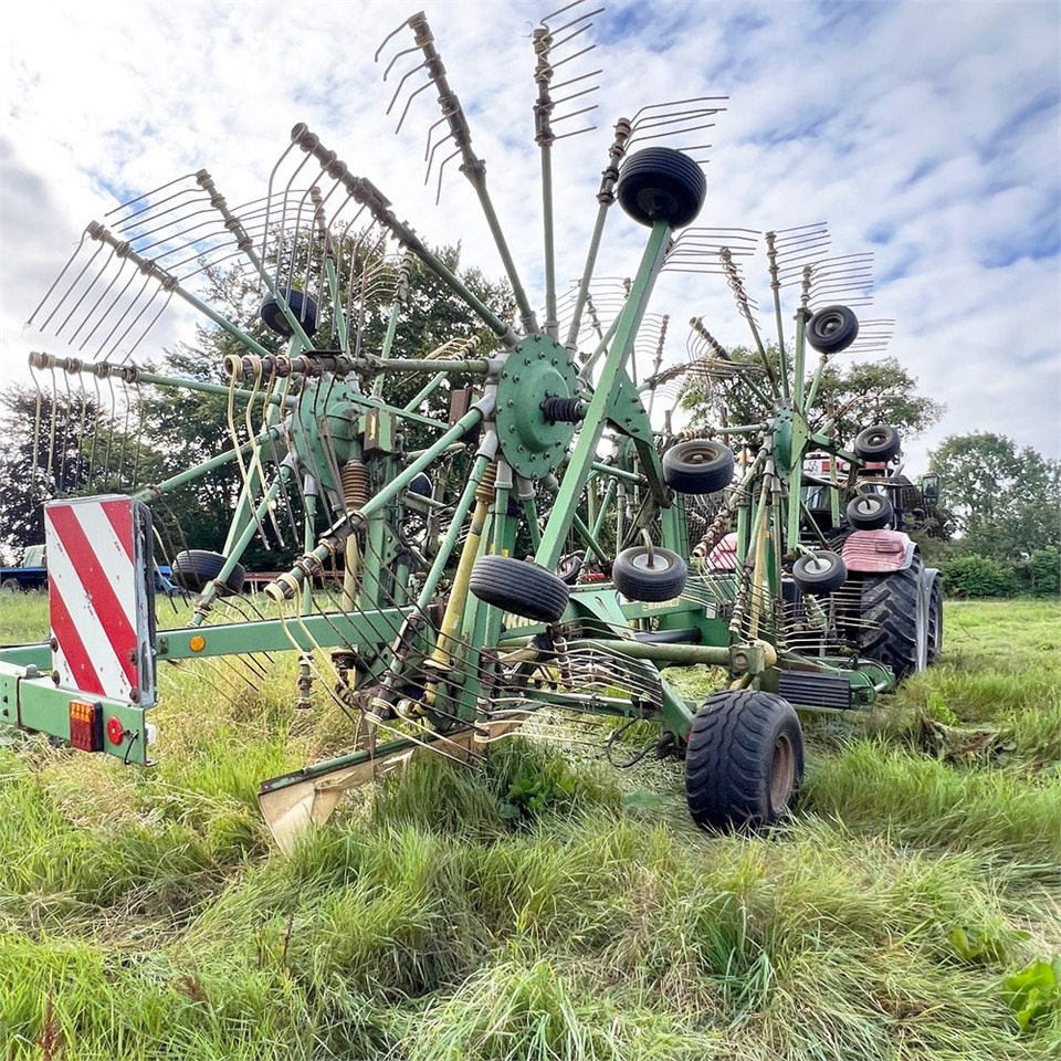 Krone Swadro 1400 - Siena sagatavošanas tehnika: foto 4 Krone Swadro 1400 - Siena sagatavošanas tehnika: foto 4