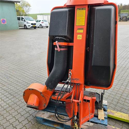 Kubota Græsopsamler - Dārza tehnika: foto 2 Kubota Græsopsamler - Dārza tehnika: foto 2