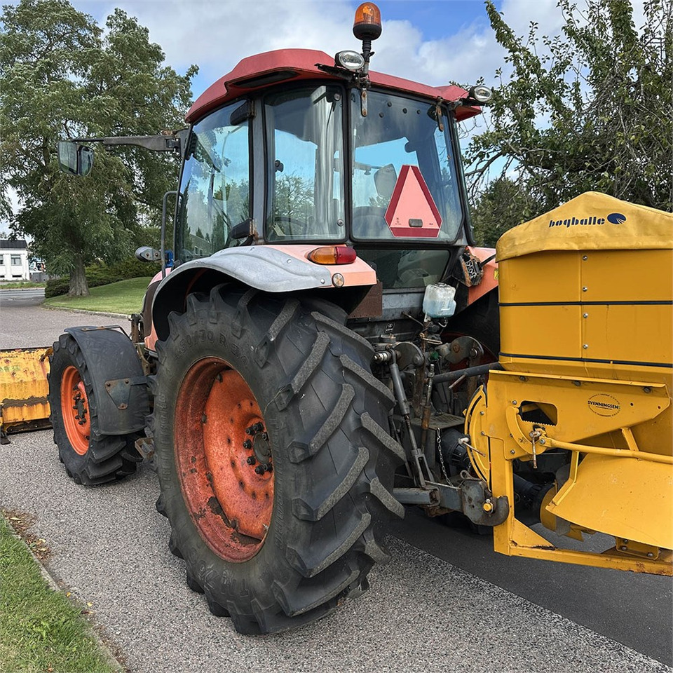 Kubota M 9540 2/4 WD - Traktors: foto 5 Kubota M 9540 2/4 WD - Traktors: foto 5