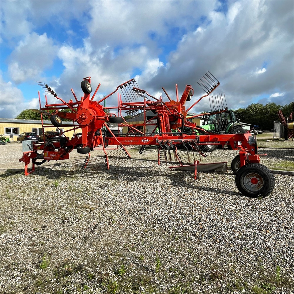 Kuhn GA8020 - Siena sagatavošanas tehnika: foto 4 Kuhn GA8020 - Siena sagatavošanas tehnika: foto 4