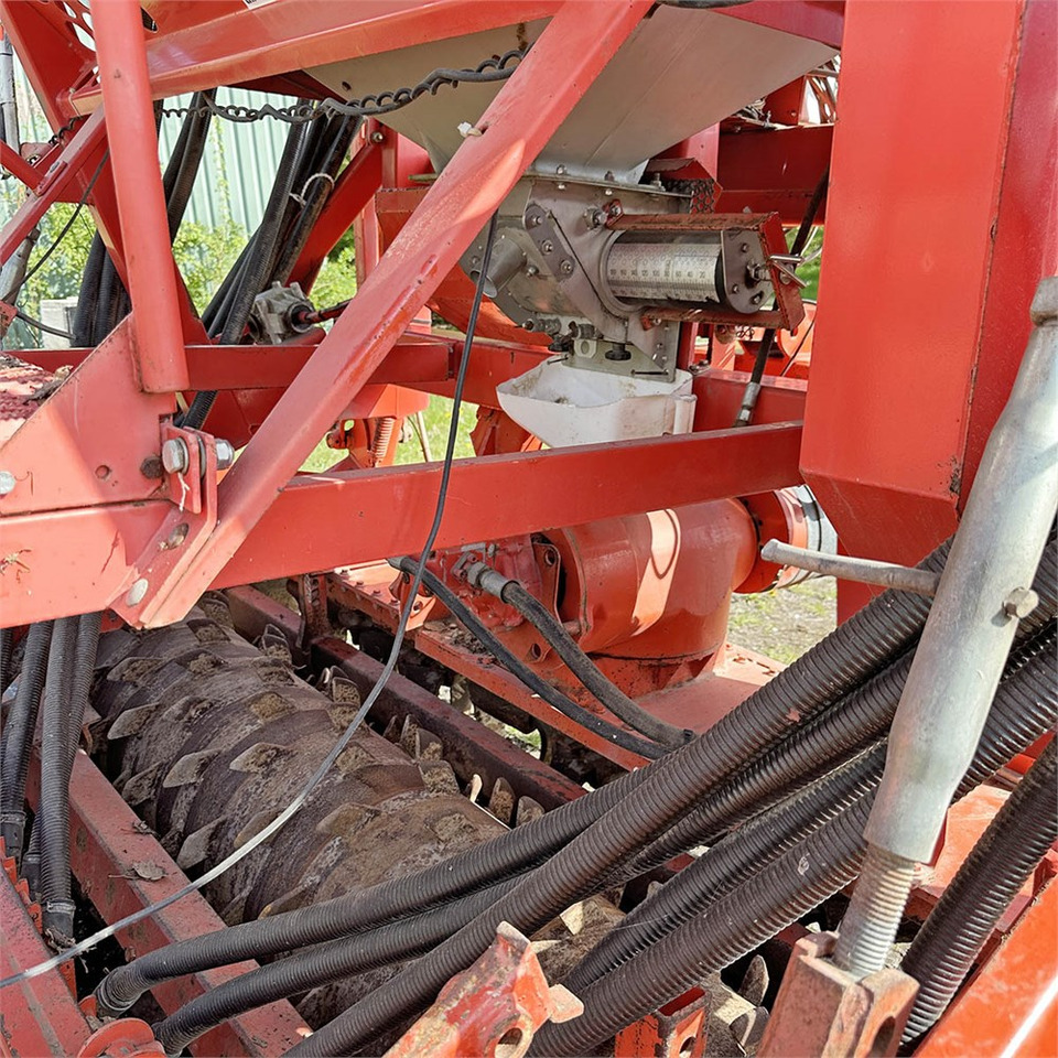 Sēšanas tehnika Kuhn Venta TI 301: foto 13 Sēšanas tehnika Kuhn Venta TI 301: foto 13