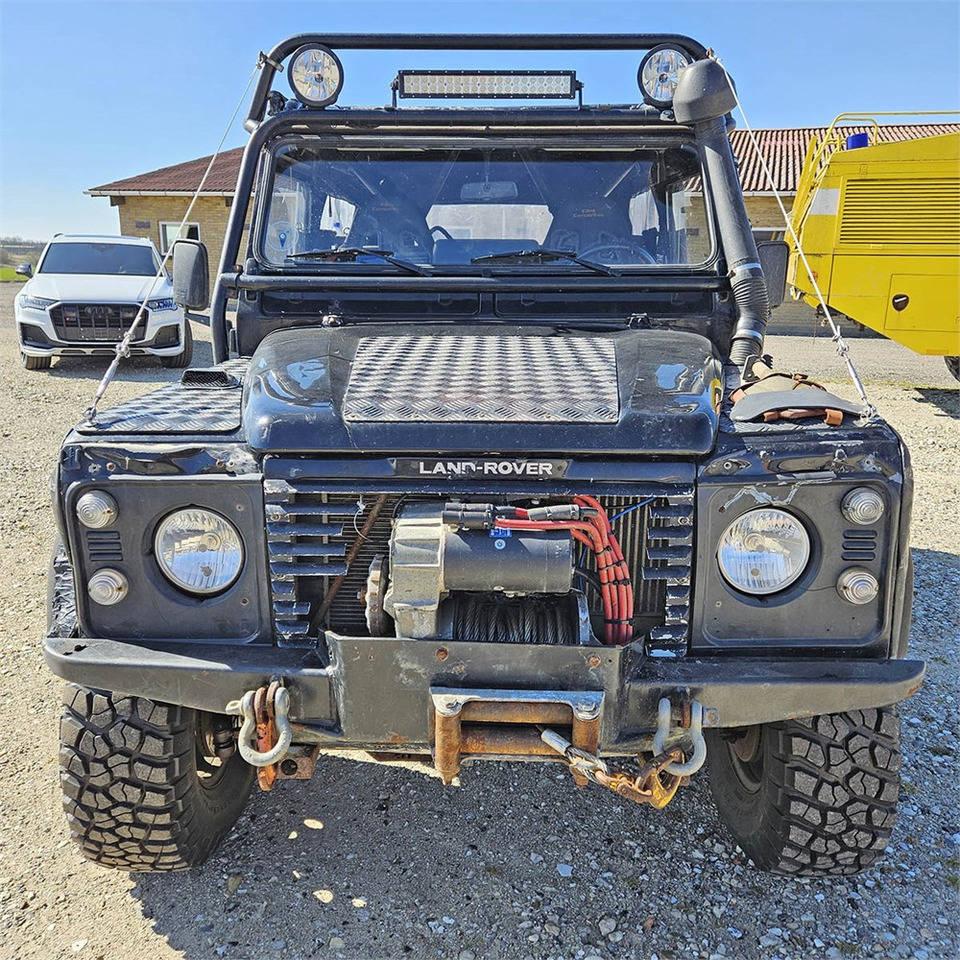 SUV Land Rover Defender 90: foto 8