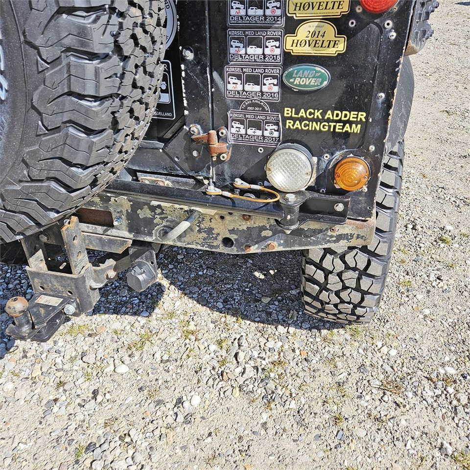 SUV Land Rover Defender 90: foto 28