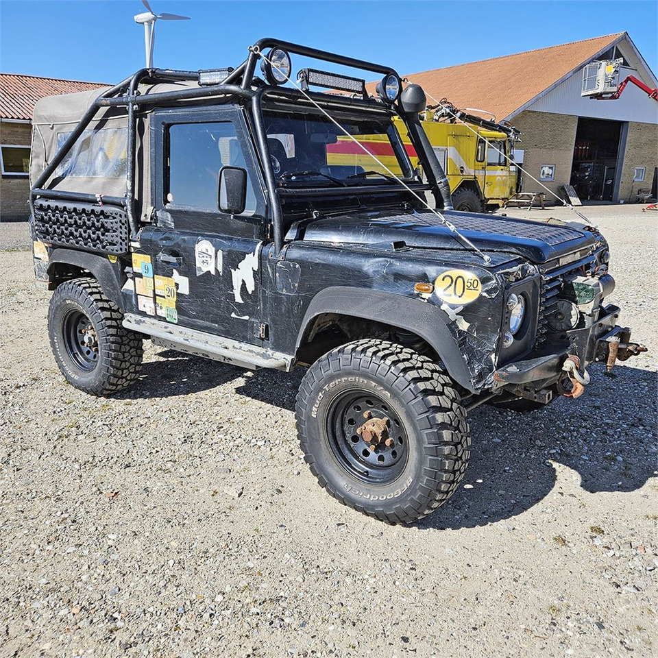 Land Rover Defender 90 - Vieglā automašīna: foto 1 Land Rover Defender 90 - Vieglā automašīna: foto 1