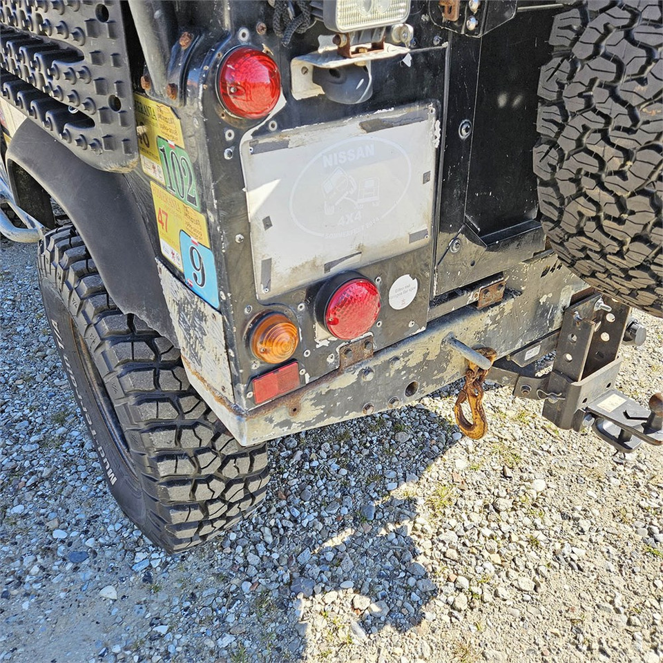 SUV Land Rover Defender 90: foto 30