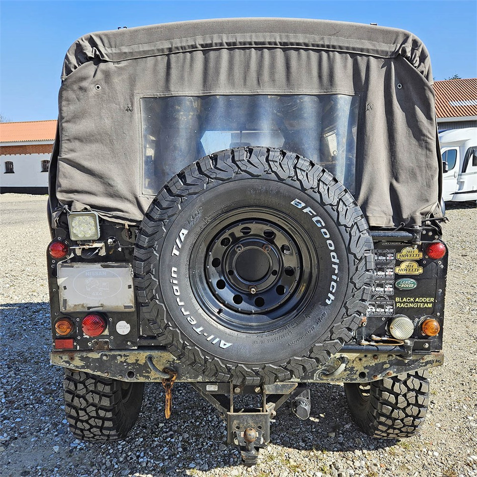 Land Rover Defender 90 - Vieglā automašīna: foto 5 Land Rover Defender 90 - Vieglā automašīna: foto 5