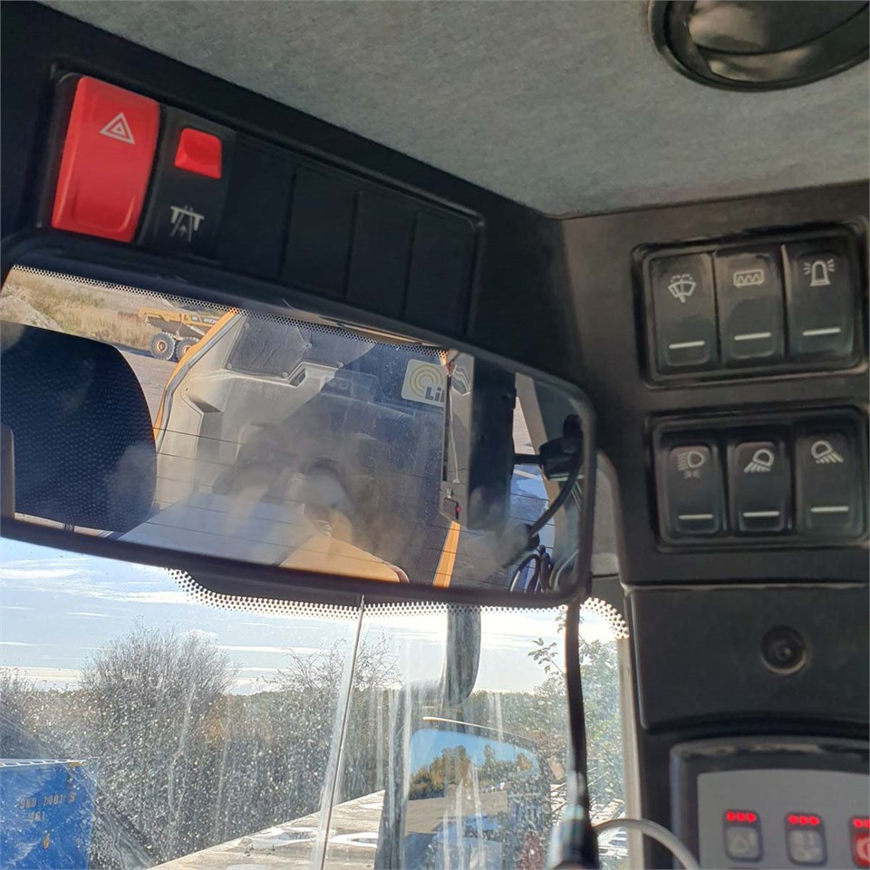 Riteņu iekrāvējs Liebherr L586 XPower: foto 27