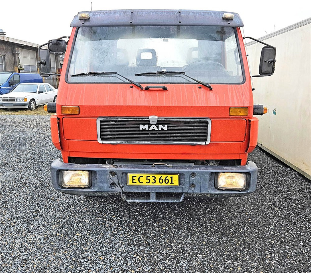 MAN 10 150 - Bortu kravas automašīna/ Platforma: foto 2 MAN 10 150 - Bortu kravas automašīna/ Platforma: foto 2