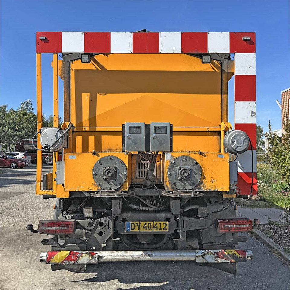 MAN TG 35. 8x2-6 BL - Bortu kravas automašīna/ Platforma, Gudronators: foto 5 MAN TG 35. 8x2-6 BL - Bortu kravas automašīna/ Platforma, Gudronators: foto 5