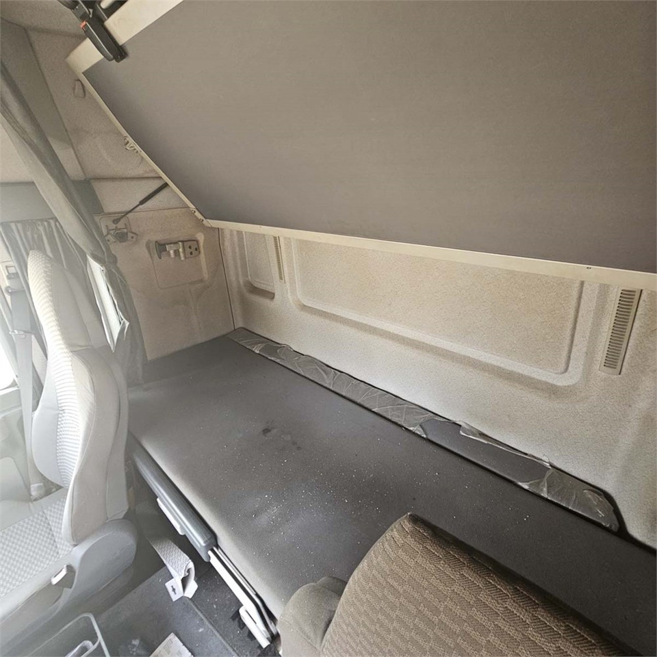 Kravas automašīna ar slēgto virsbūvi MAN Tg a 26.350: foto 12