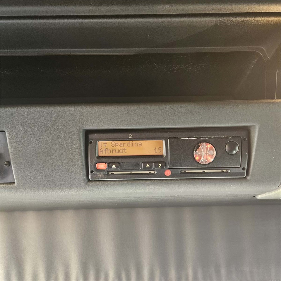 Kravas automašīna ar slēgto virsbūvi MAN Tg a 26.350: foto 19