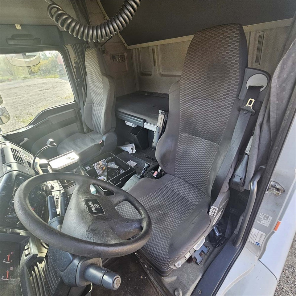 Kravas automašīna ar slēgto virsbūvi MAN Tg a 26.350: foto 10