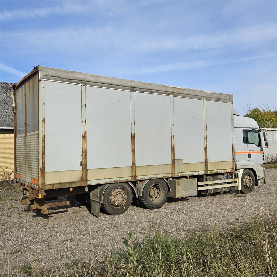 MAN Tg a 26.350 - Kravas automašīna ar slēgto virsbūvi: foto 4 MAN Tg a 26.350 - Kravas automašīna ar slēgto virsbūvi: foto 4