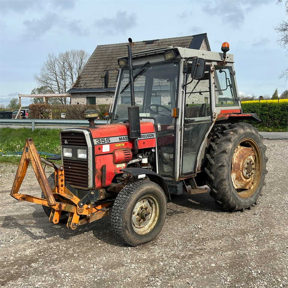 Massey Ferguson 355 - Traktors: foto 1 Massey Ferguson 355 - Traktors: foto 1