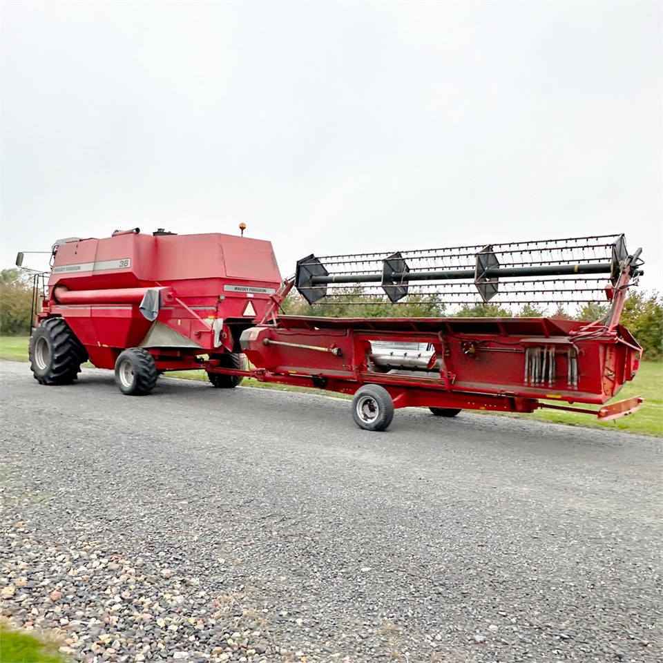 Massey Ferguson 36 - Kombains: foto 5 Massey Ferguson 36 - Kombains: foto 5