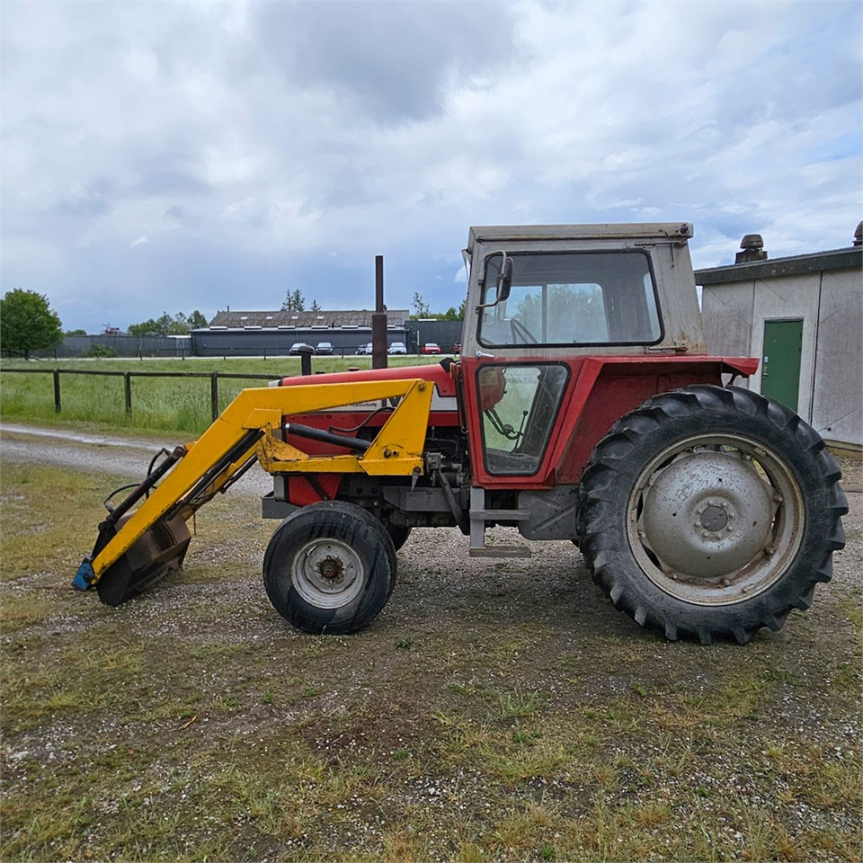 Massey Ferguson 590 - Traktors: foto 3 Massey Ferguson 590 - Traktors: foto 3