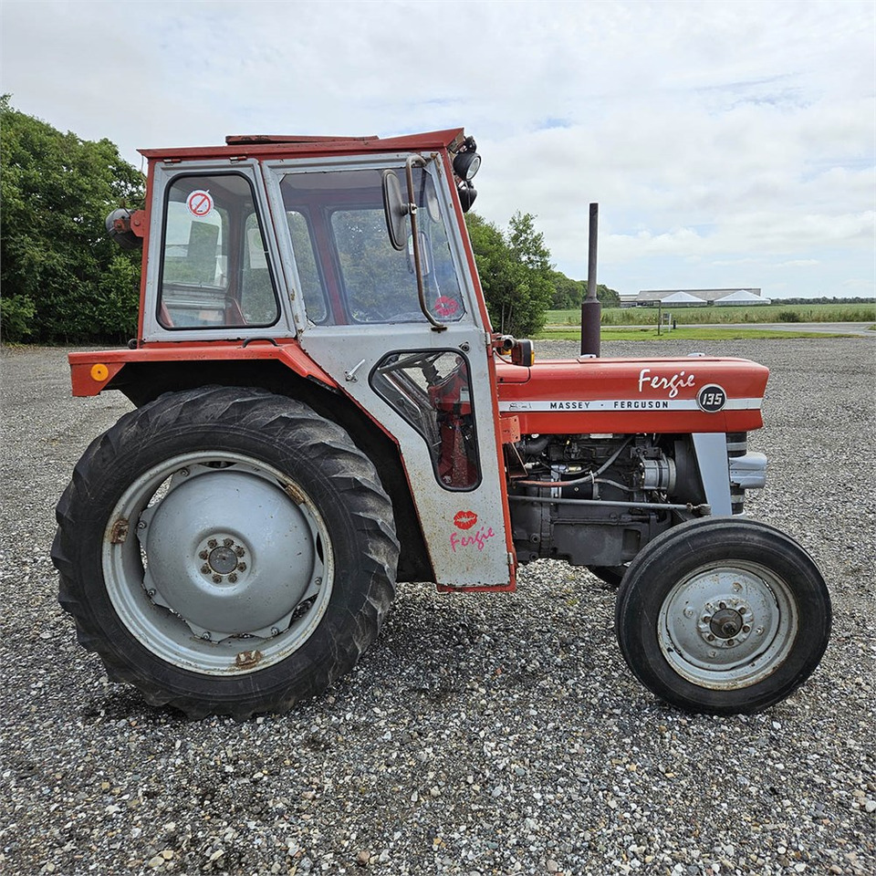 Massey Ferguson MF135 - Traktors: foto 2 Massey Ferguson MF135 - Traktors: foto 2
