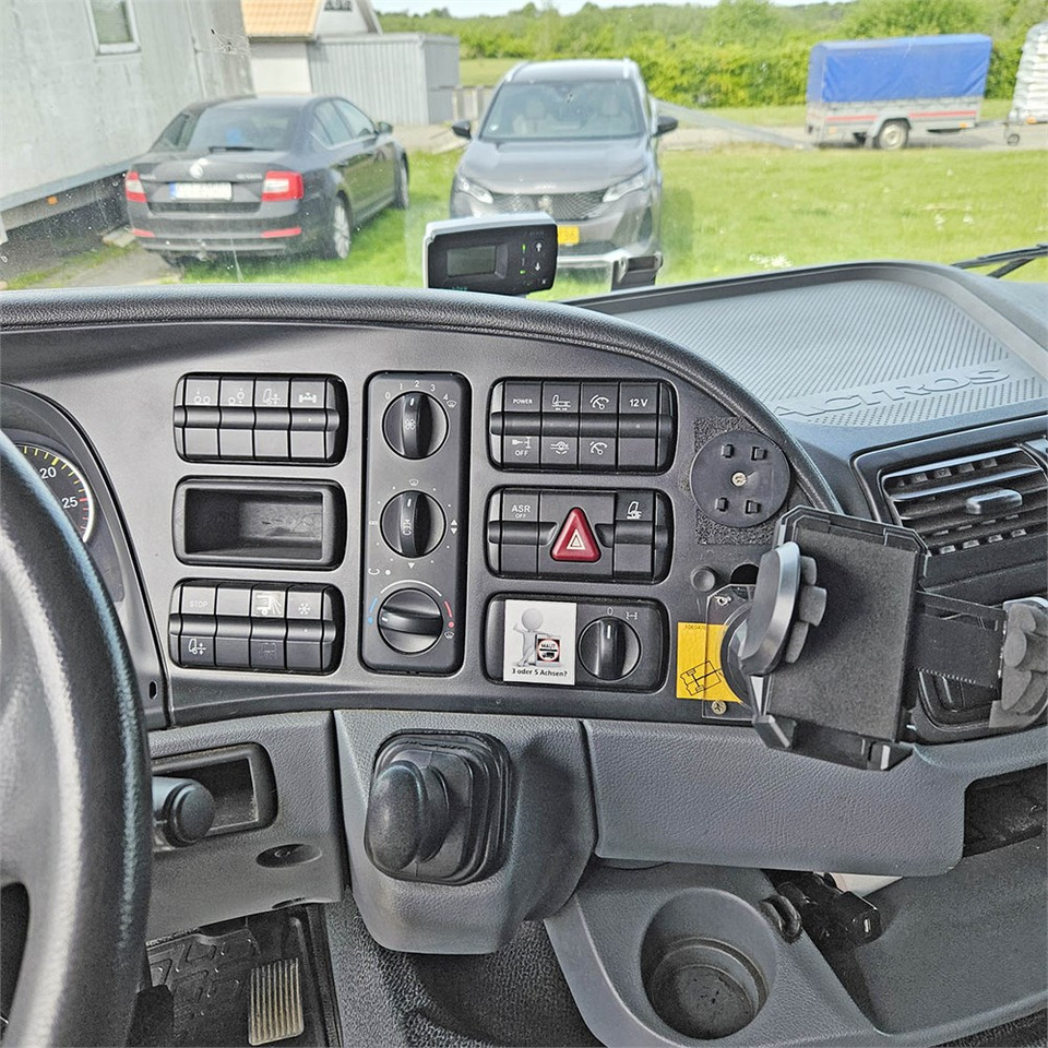 Kravas automašīna ar slēgto virsbūvi Mercedes Actros 2541: foto 24