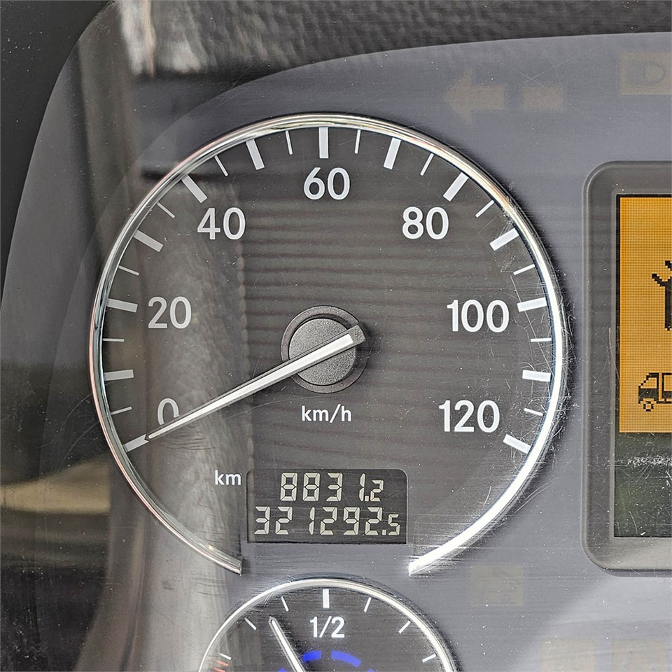 Kravas automašīna ar slēgto virsbūvi Mercedes Actros 2541: foto 23