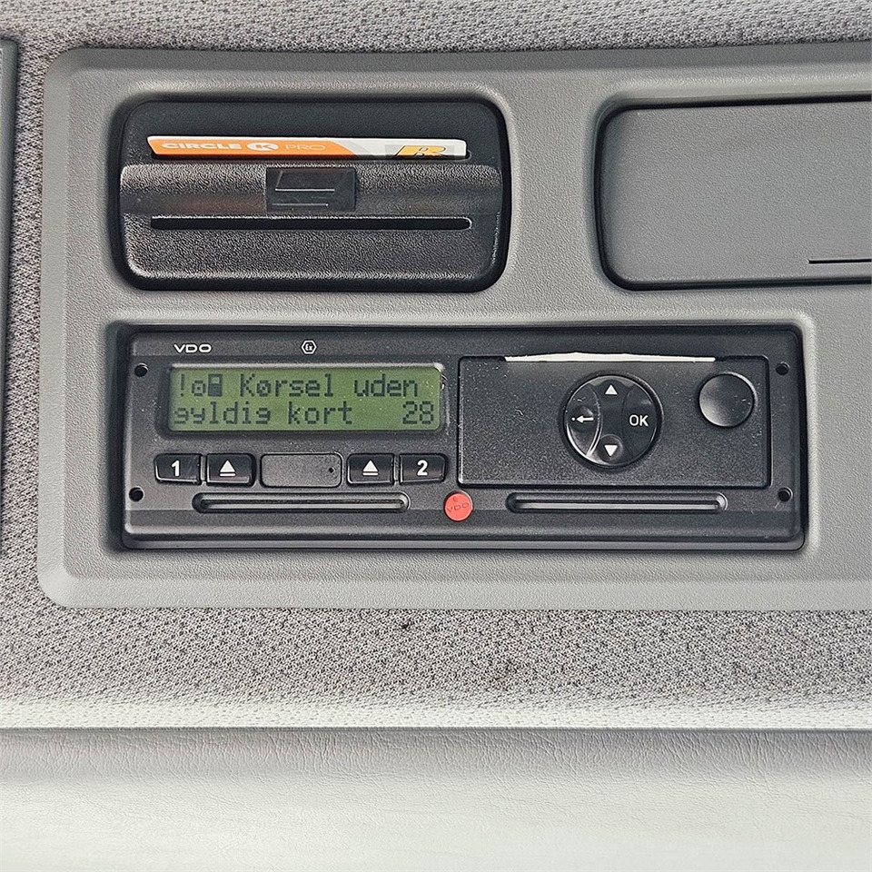 Kravas automašīna ar slēgto virsbūvi Mercedes Actros 2541: foto 33