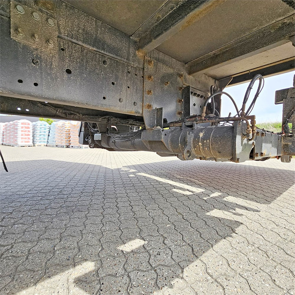 Kravas automašīna ar slēgto virsbūvi Mercedes Actros 2541: foto 47