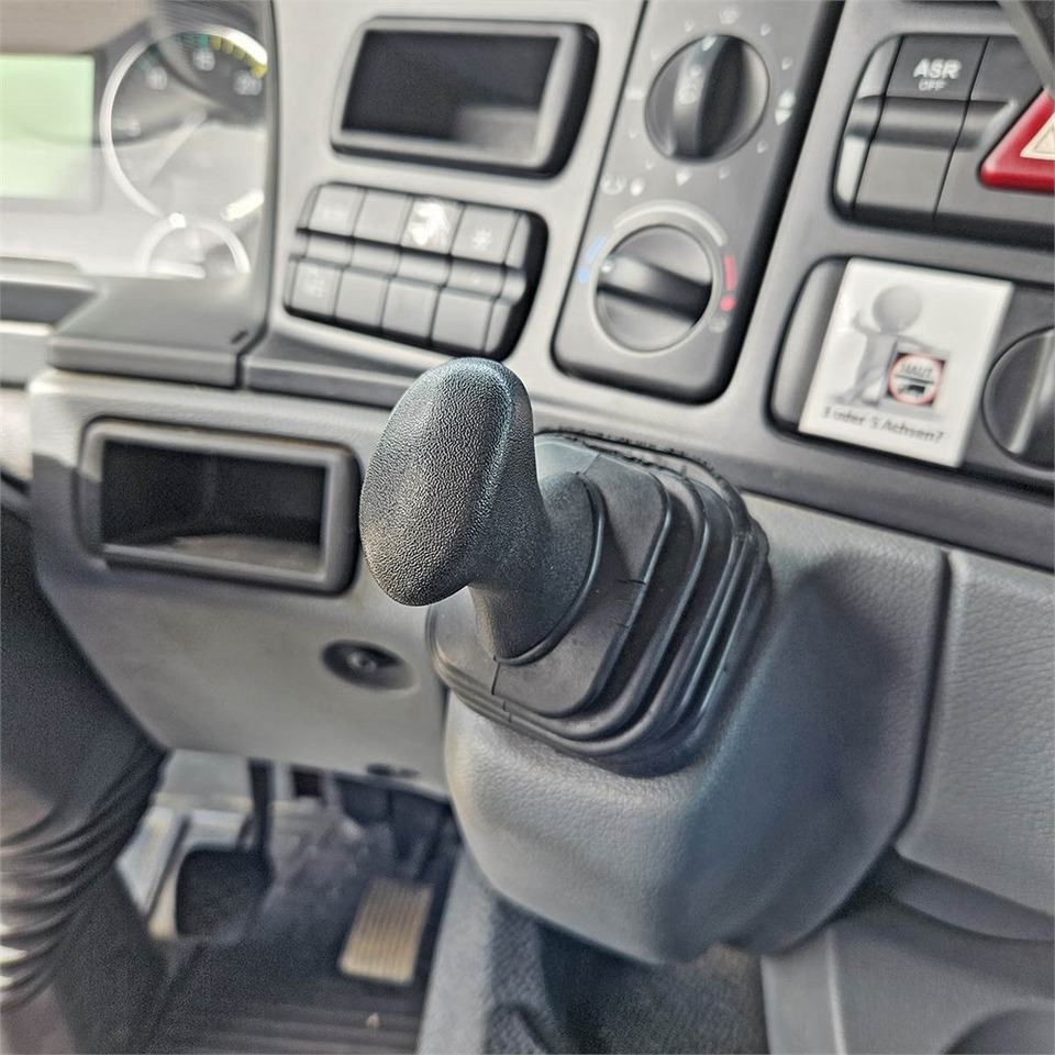Kravas automašīna ar slēgto virsbūvi Mercedes Actros 2541: foto 20