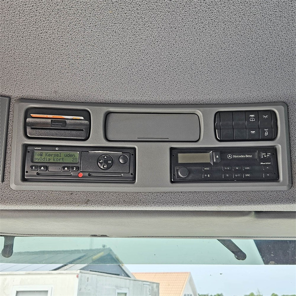 Kravas automašīna ar slēgto virsbūvi Mercedes Actros 2541: foto 32