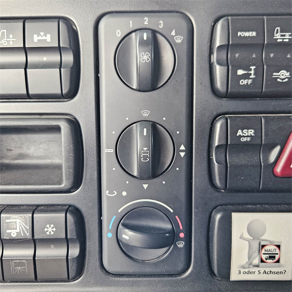 Kravas automašīna ar slēgto virsbūvi Mercedes Actros 2541: foto 26