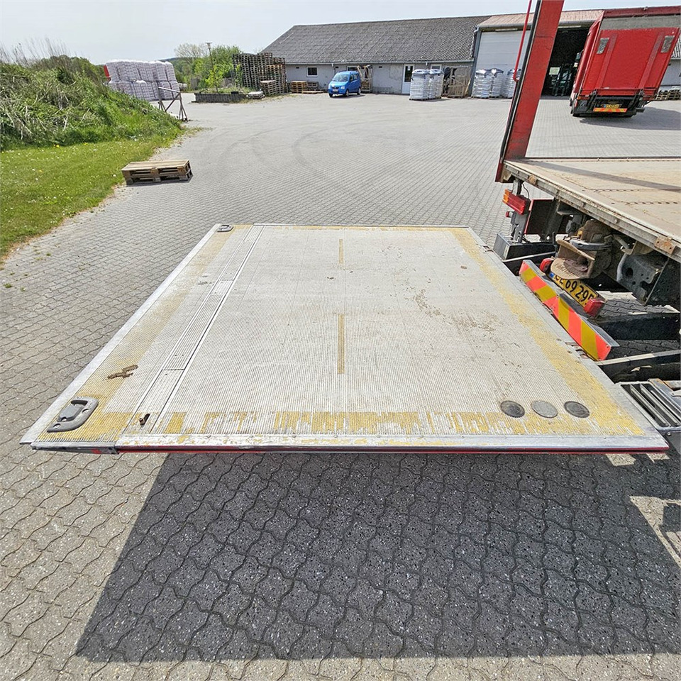 Kravas automašīna ar slēgto virsbūvi Mercedes Actros 2541: foto 38