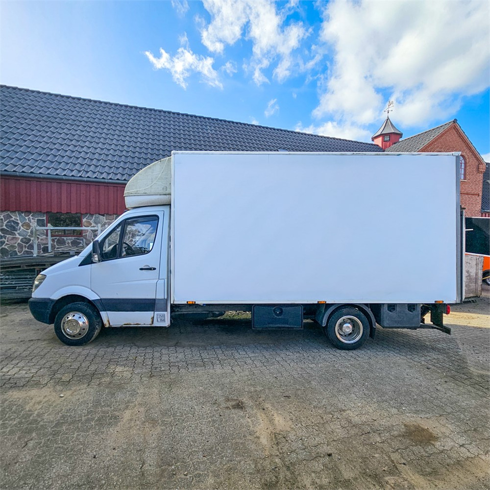 Mercedes Sprinter 515 Cdi - Furgons ar slēgtā virsbūve: foto 2 Mercedes Sprinter 515 Cdi - Furgons ar slēgtā virsbūve: foto 2