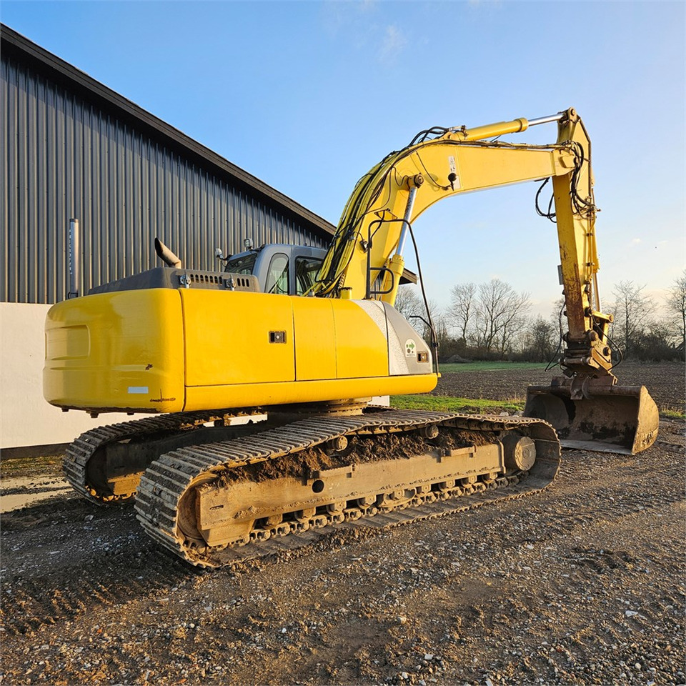 New Holland E 305 - Kāpurķēžu ekskavators: foto 4 New Holland E 305 - Kāpurķēžu ekskavators: foto 4